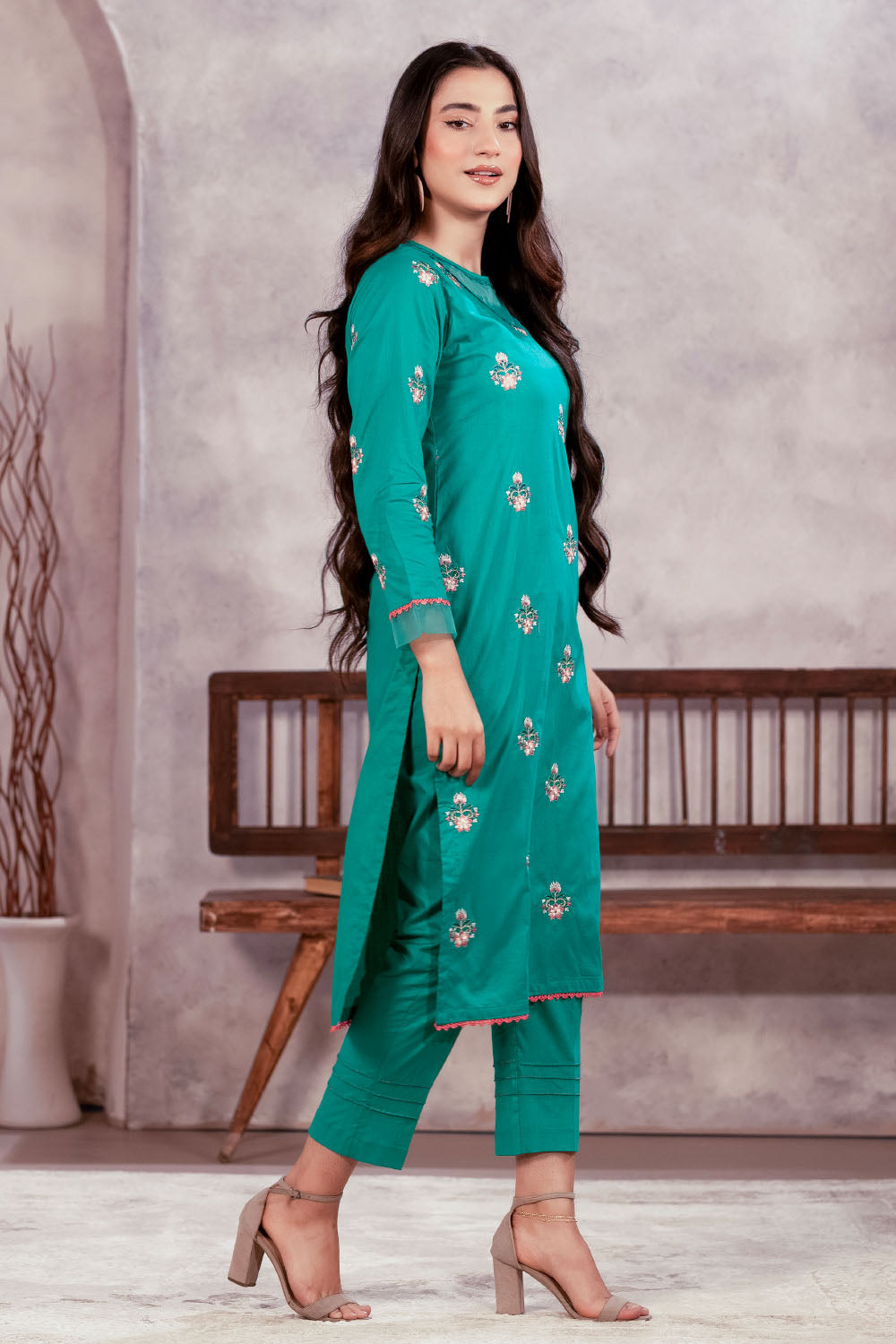 Embroidered 2pc Suit