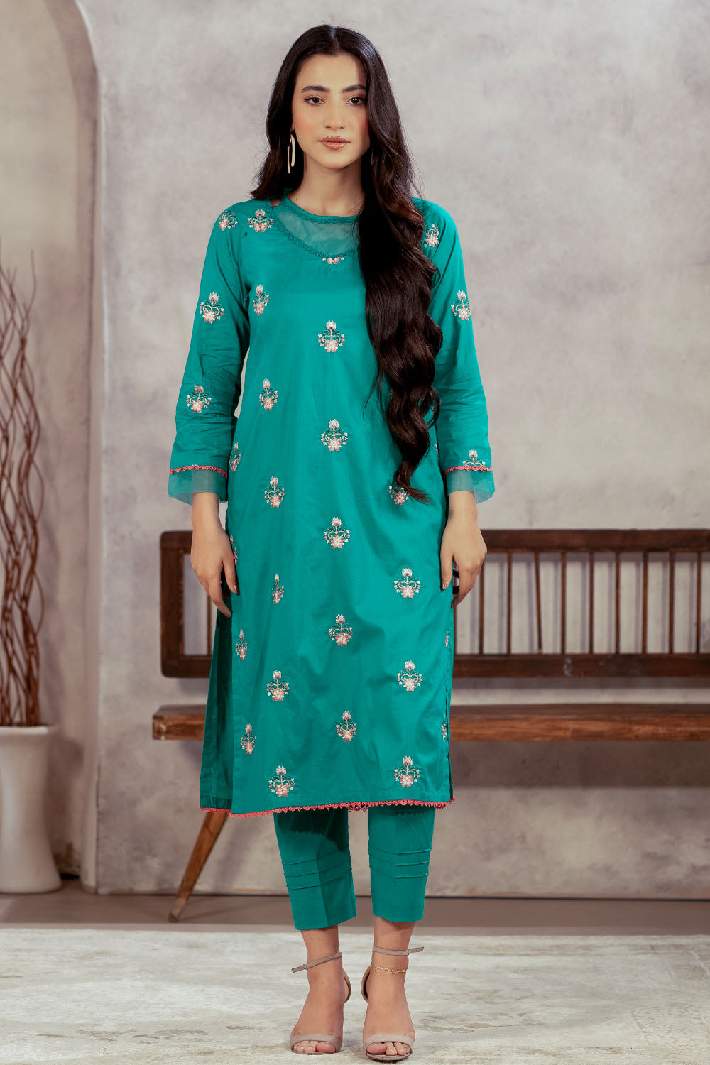 Embroidered 2pc Suit