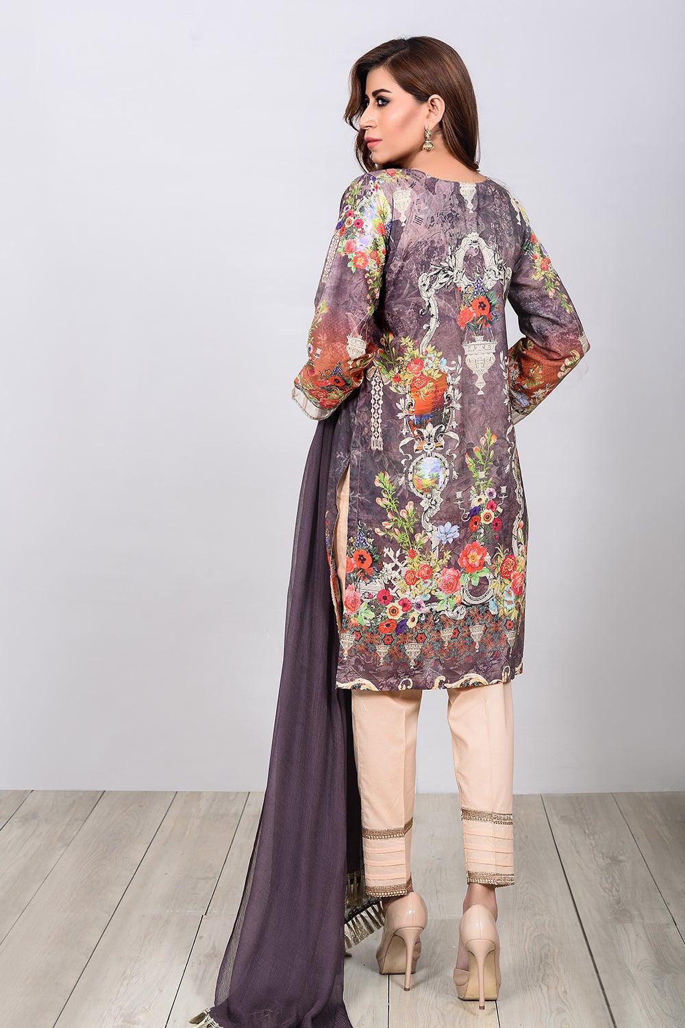 Embroiderd digital lawn - Madame